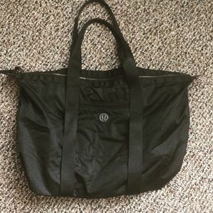 Lululemon tote bag